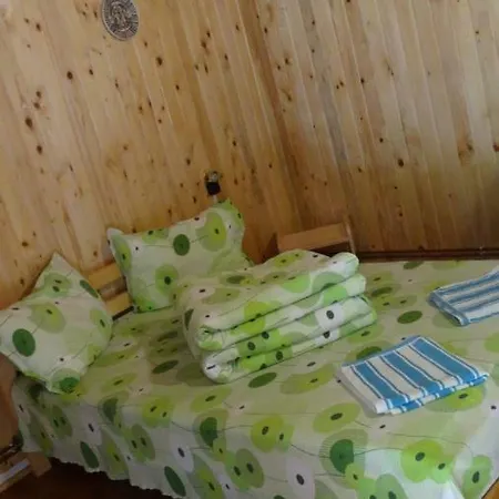 Casutele Likas * Lacu Roșu